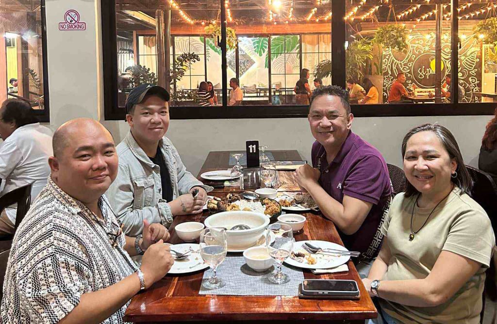 Si.Pud Bar & Grill: A Group's Enthusiastic First Visit | A Review